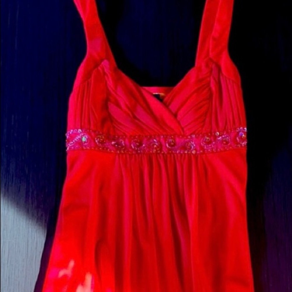 Cute dress never worn